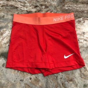 WOMENS MEDIUM NIKE PROS
